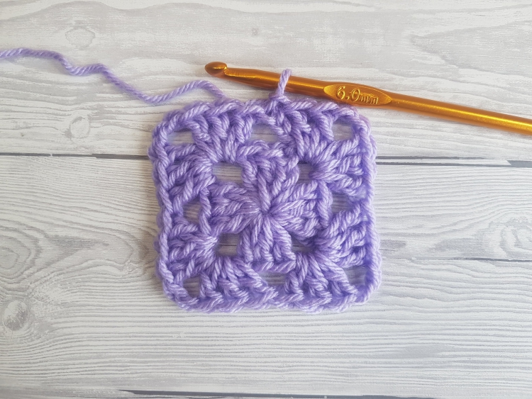 How-To-Crochet-A-Granny-Square-by-Crafting-Happiness-3