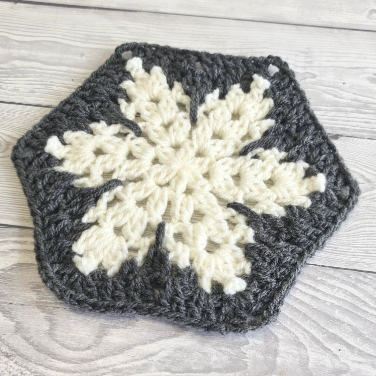 BLOG PHOTO 3 - Granny Snowflake Hexagon Crafting Happiness