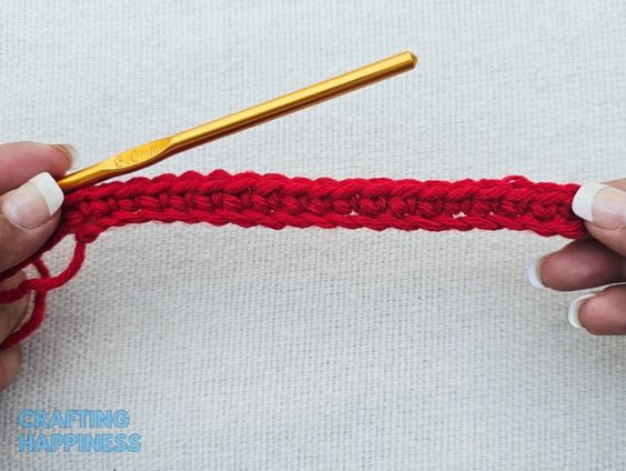 Row 1 - Crochet Stawberry Stitch - Stitch Tutorial By Crafting Happiness